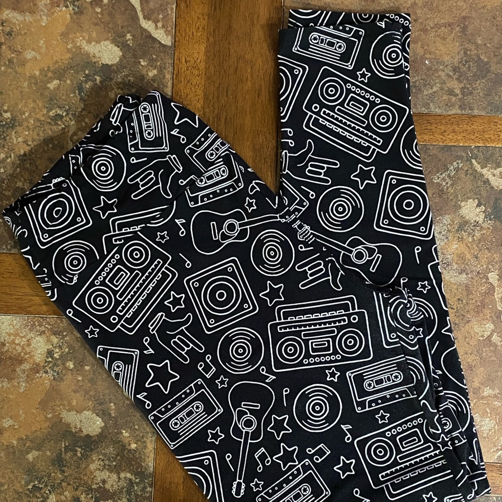 LuLaRoe leggings, retro music pattern, size t/c